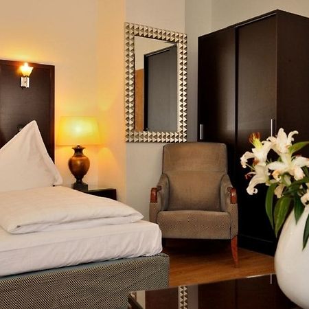 Hotel Restaurant Arche Штутгарт Екстер'єр фото